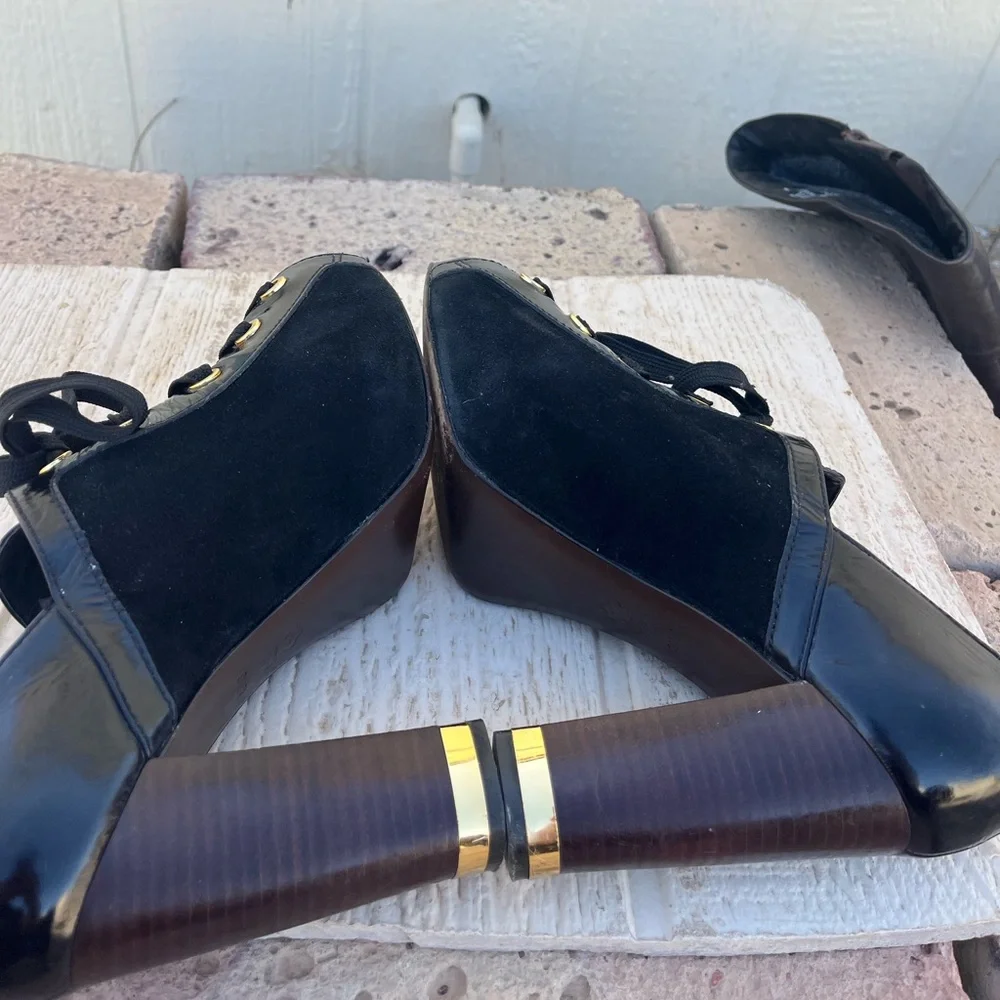 Tory Burch Talisa Heels Women’s Size 9.5 Black Leather Patent Suede Lace Tie